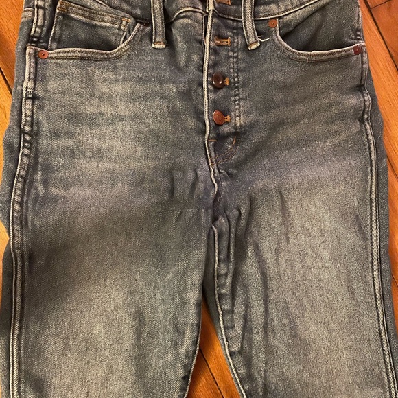 Madewell 10” high rise raw hem - size 28 - Picture 3 of 5